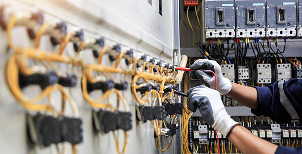 Professional Electrician technician working in Hawthorne, NY